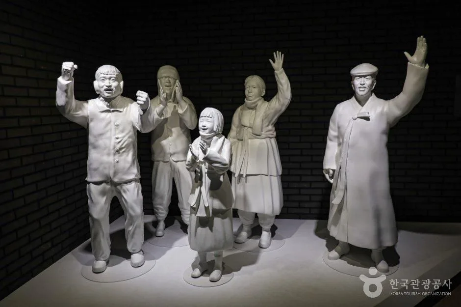거제_흥남철수기념관_내부_26.jpg