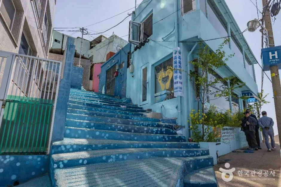 부산광역시_영도구_흰여울문화마을_외부_2.jpg