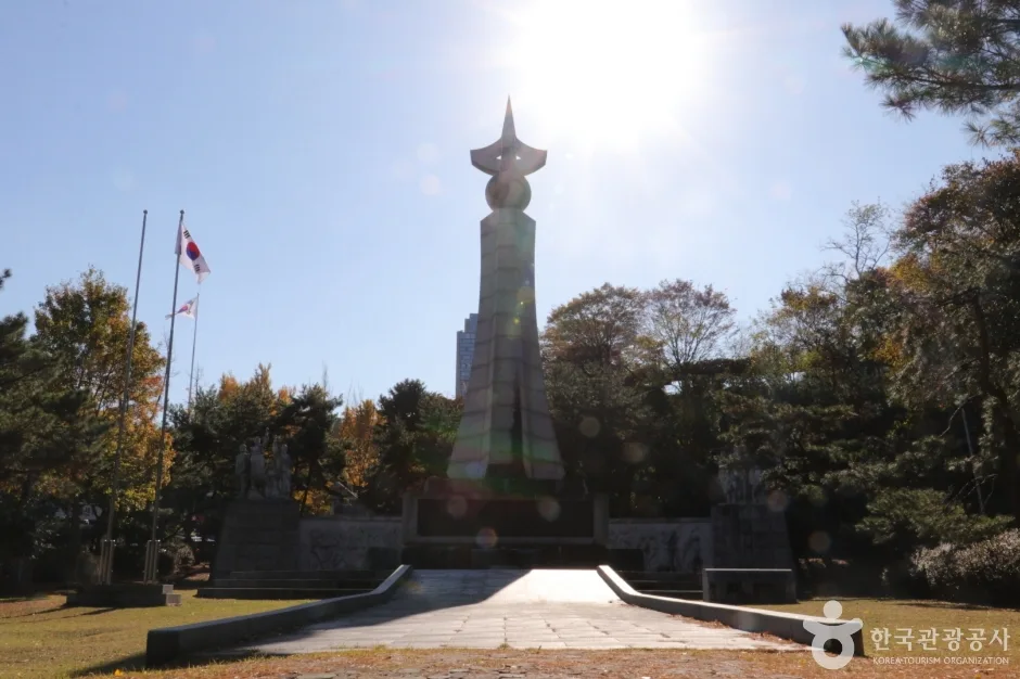 3_1독립운동기념탑 (2)
