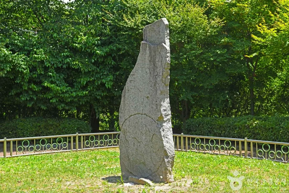 옥천 석탄리 선돌 (1)