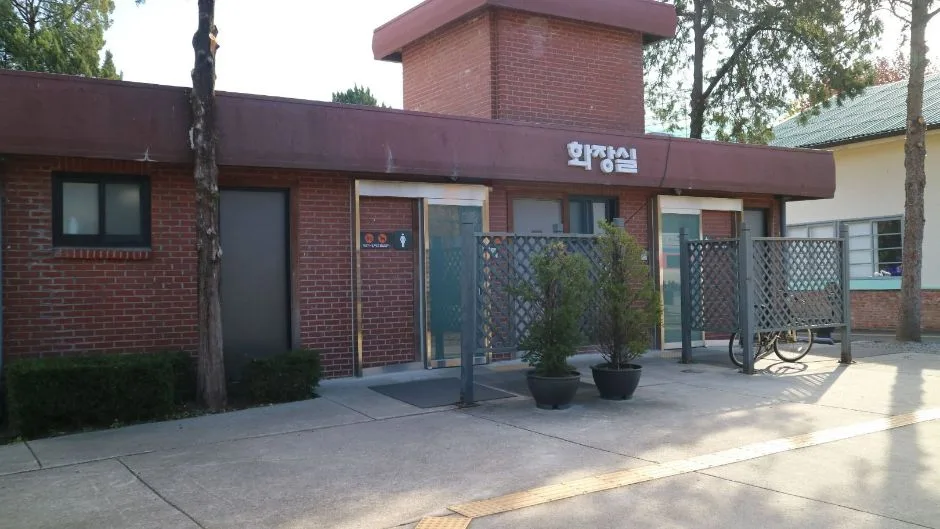 화랑대역사 전시관_전시실 안쪽 무인으로 운영되는 열차 포토존