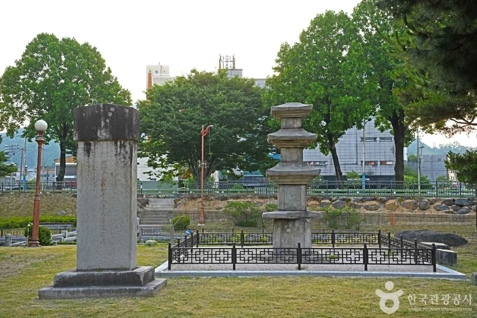 음성 읍내리 삼충석탑 (1)