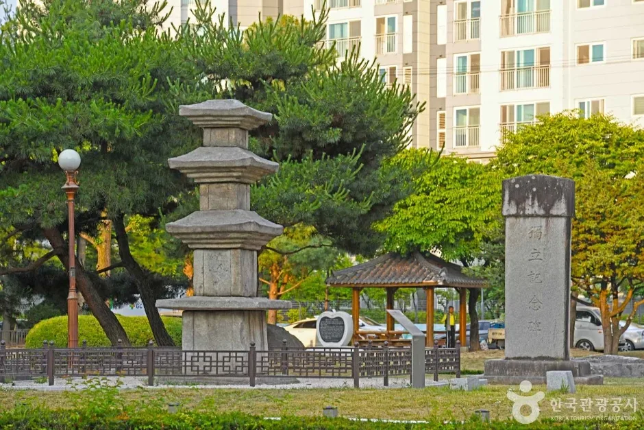 음성 읍내리 삼충석탑 (2)