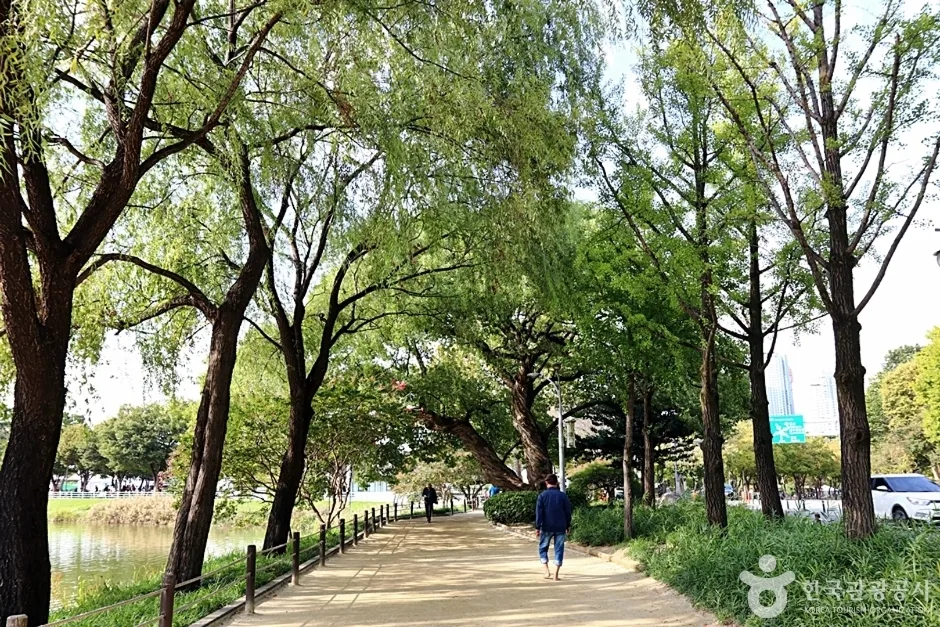 수성못상화동산
