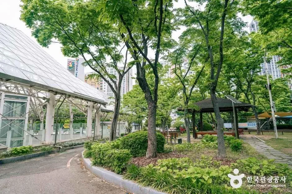 광주_농성광장_외부_2.jpg