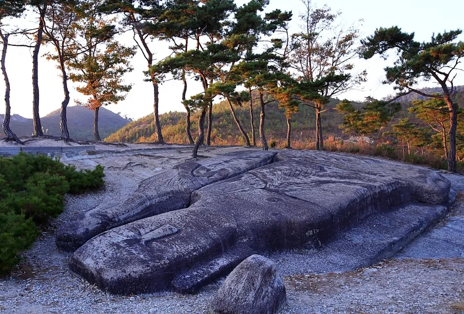 화순_운주사 층상응회암 (무등산권 국가지질공원) (4).jpg