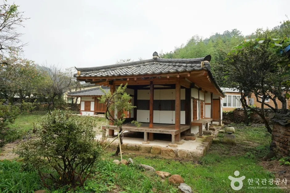예술과 역사의 향기가 살아 숨쉬는 청도로 떠나는 감성 기행_경북_청도_청도 이호우와 이영도 생가_3.jpg