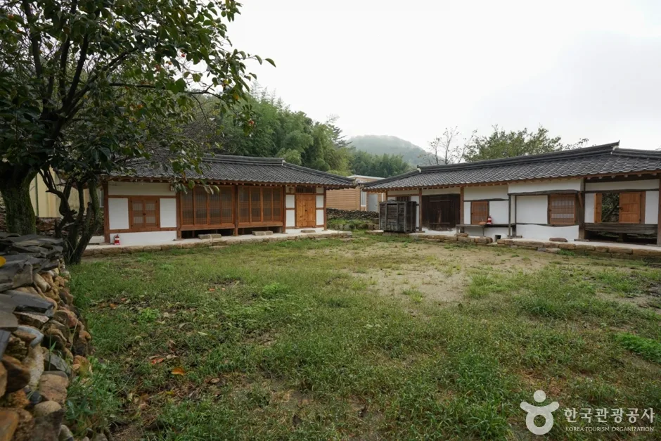 예술과 역사의 향기가 살아 숨쉬는 청도로 떠나는 감성 기행_경북_청도_청도 이호우와 이영도 생가_4.jpg