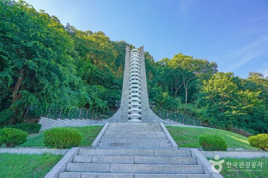 의령_충익사 의병탑 (3)