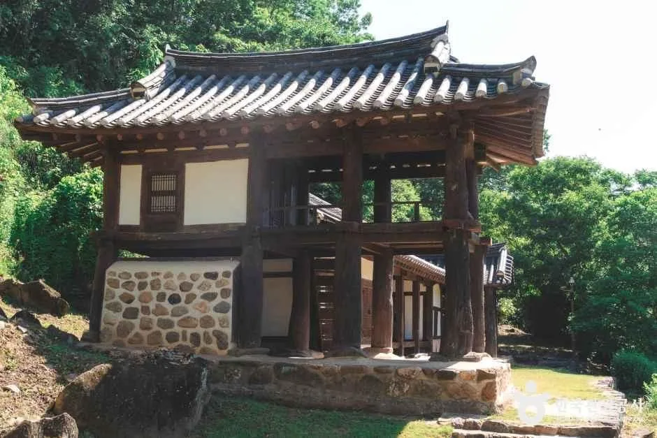 충북_옥천_이지당_외관10.jpg