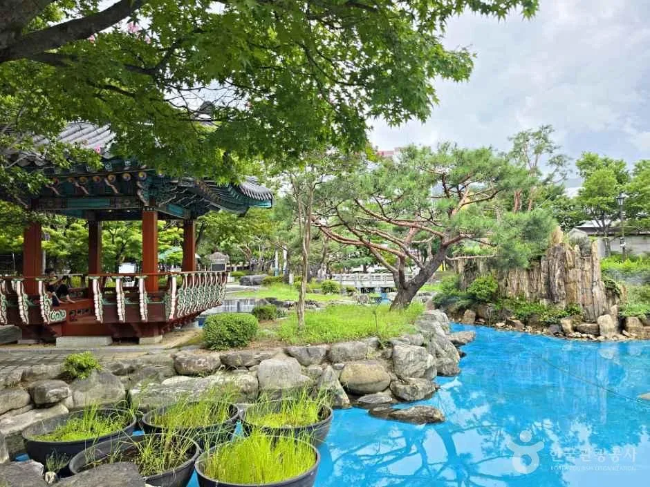 경북_구미_우호의정원_외부_3.jpg
