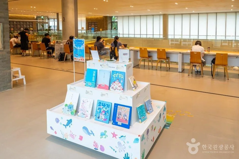 부산_사상구_주례열린도서관_내부_5.jpg