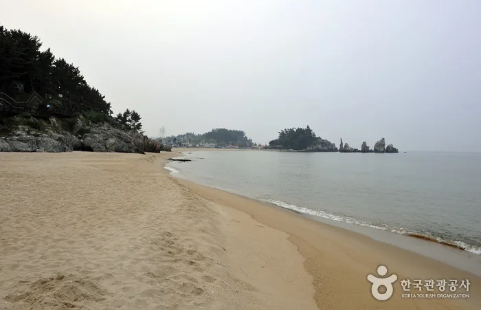 동굴과 해안 포구가 빚어내는 환상의 앙상블