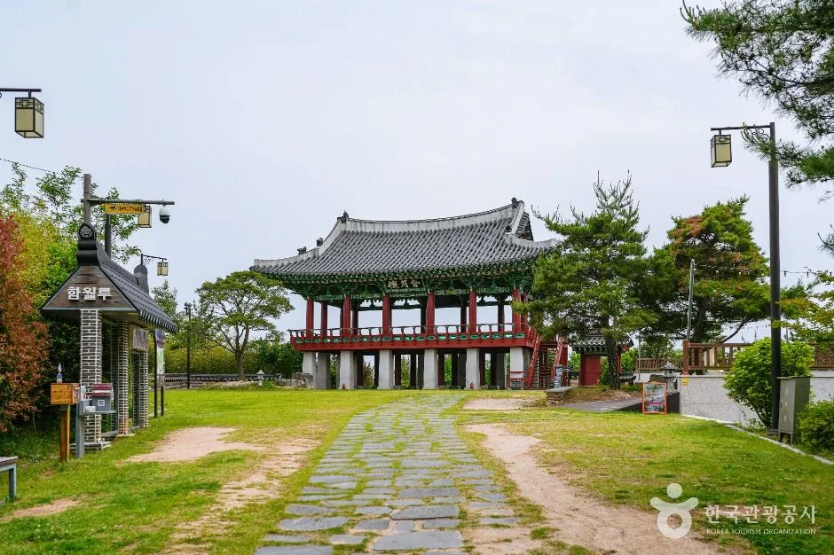 함월루