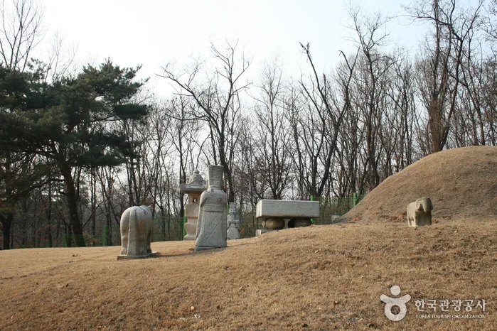 무더위에 cool한 동굴 속 피서