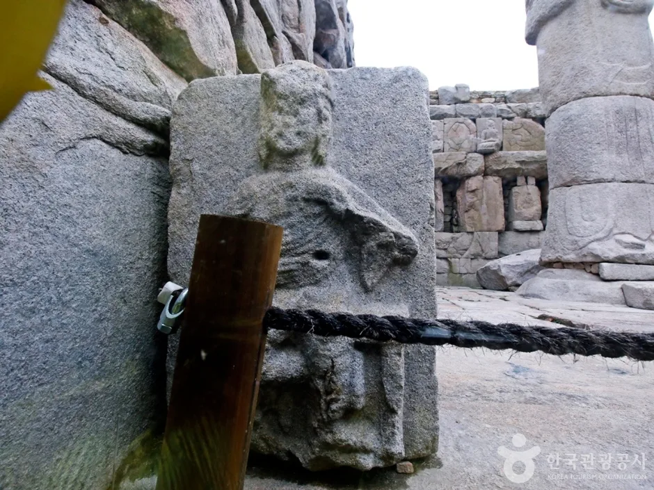 충주 미륵대원지 석조보살의좌상 (6)