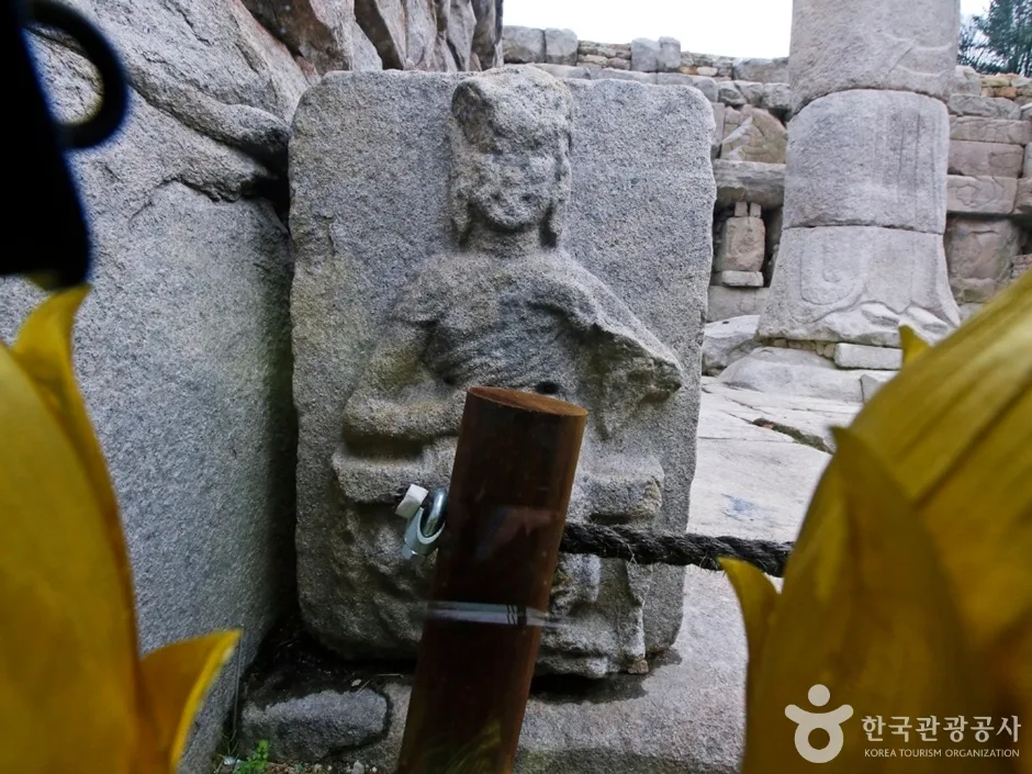 충주 미륵대원지 석조보살의좌상 (4)