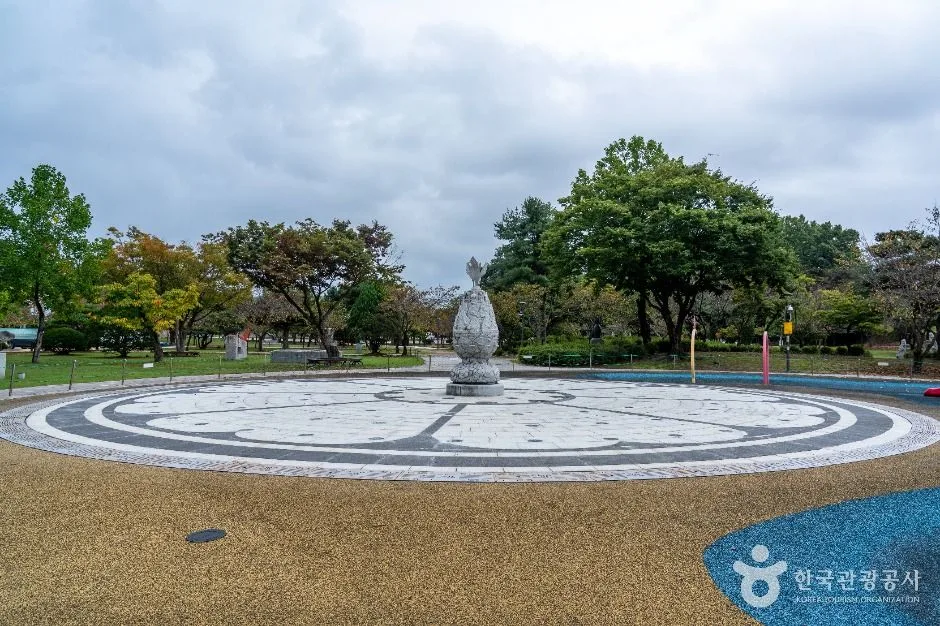 부여군_구드래조각공원 (4)