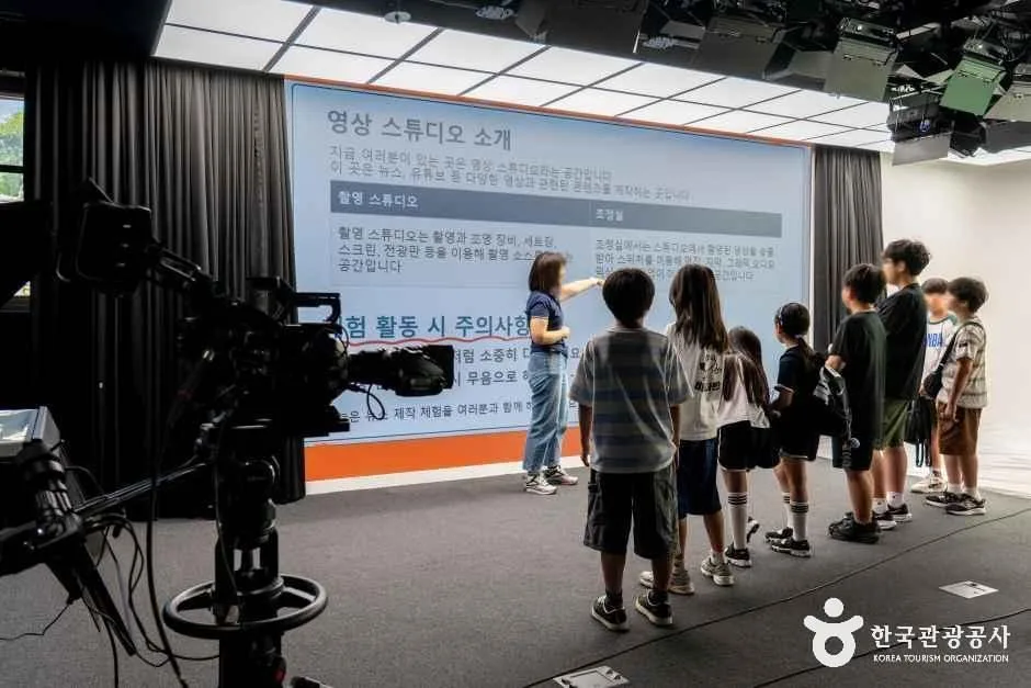 경기_수원_수원시미디어센터_전시.jpg