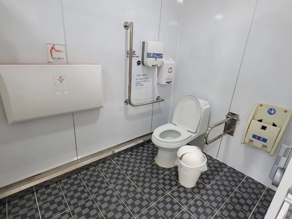 전라감영_화장실 가는 길