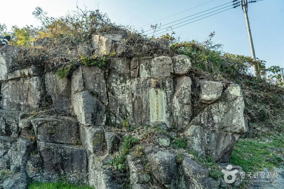 화순능주삼충각