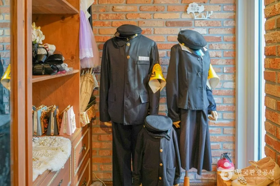 울산_이팔청춘사진관_내부_5.jpg
