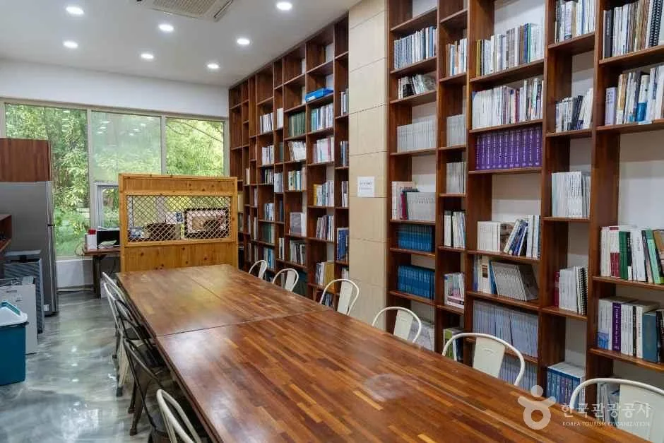전북_장수_장수가야홍보관_내부_6.jpg