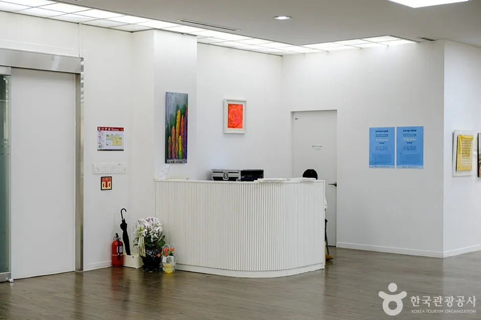 N01752_서울_송파_송파구립 예송미술관_내부 전경 7_e