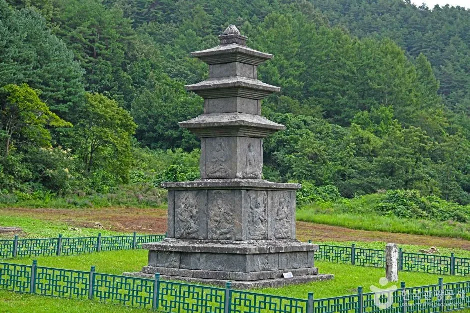양양 진전사지 삼층석탑 (2)