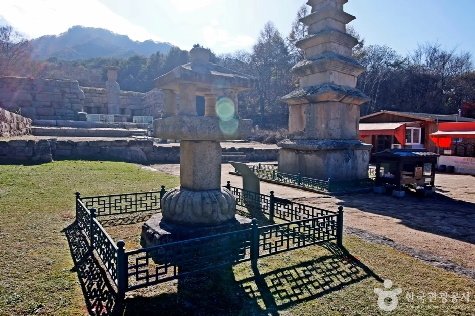 충주 미륵대원지 사각석등 (7)