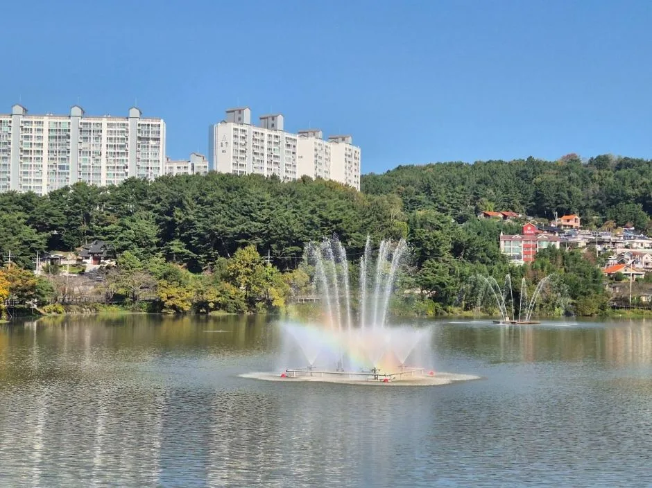 금호지 수변형 테마공원 화장실 내부