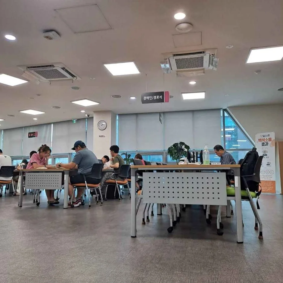 달성군립도서관_지하1층 휠체어대여 미치 도움벨2