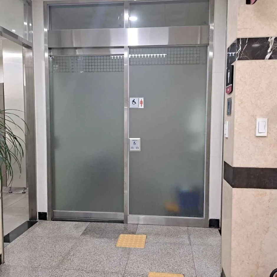 달성군립도서관_1층 장애인화장실입구(여)