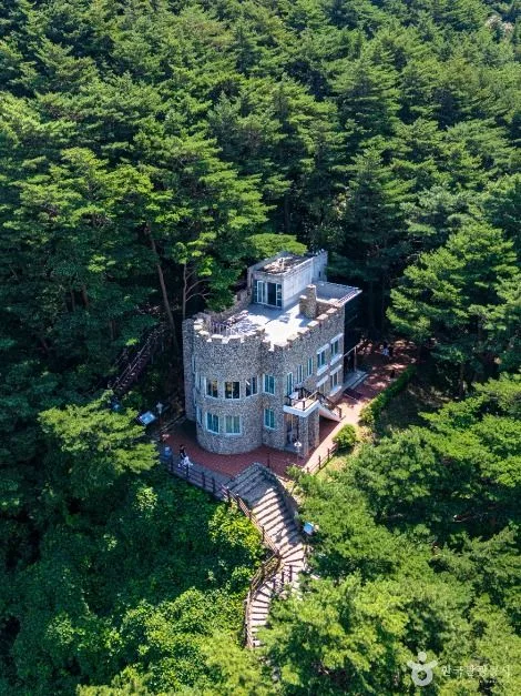 화진포의 성(김일성별장)