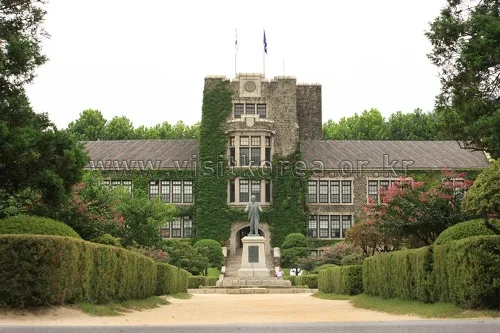 서울 연세대학교 언더우드관