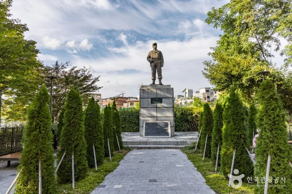 서울_존비코올터장군상 (2)