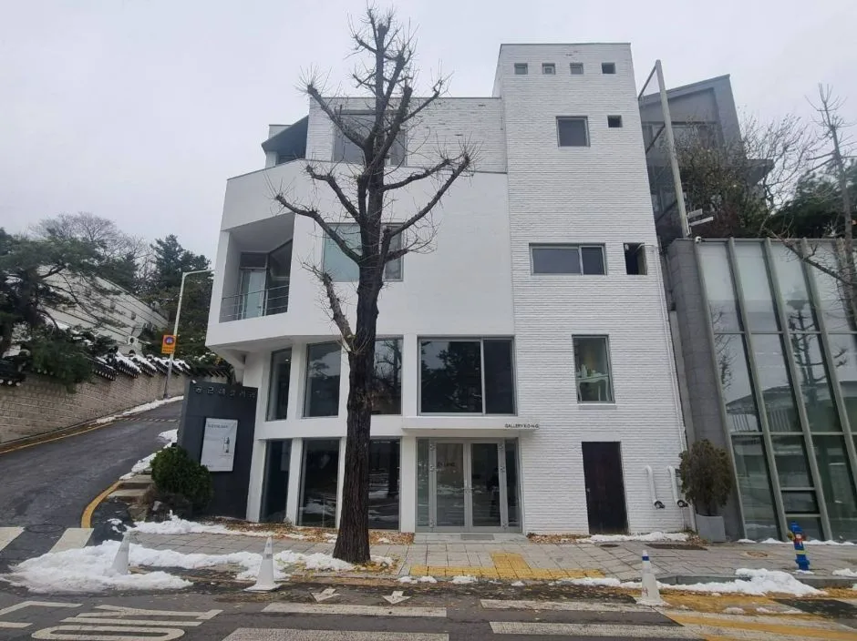 공근혜갤러리_아래로 내려가는 계단2