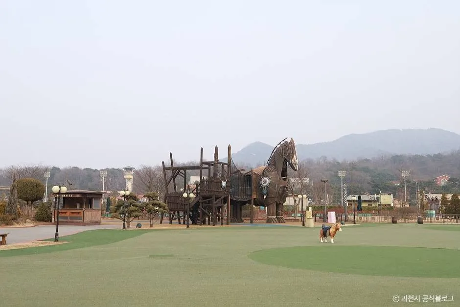 이번 주말 아이와 어디 갈까 경주·역사·놀이터 한 번에 잡는 과천 렛츠런파크_경기_과천_포니랜드_3.jpg