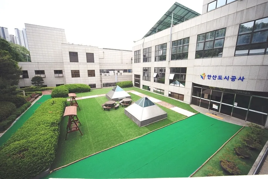 경기도_안산시_안산올림픽기념관_후문광장