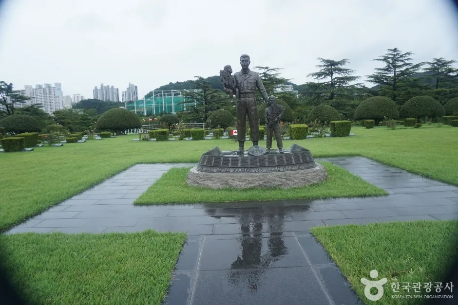 부산_남구_유엔기념공원_외부_4.png