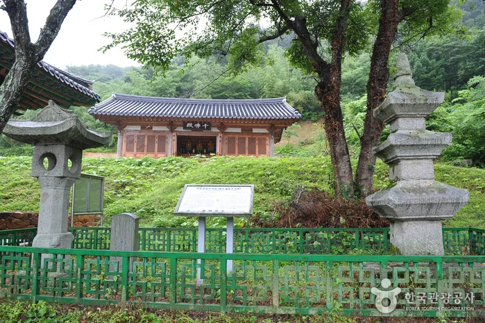 전남_함평군_용천사 석등 (2).jpg