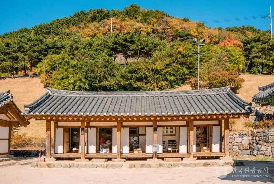 경남_통영_통영 삼도수군통제영_외부_1.jpg