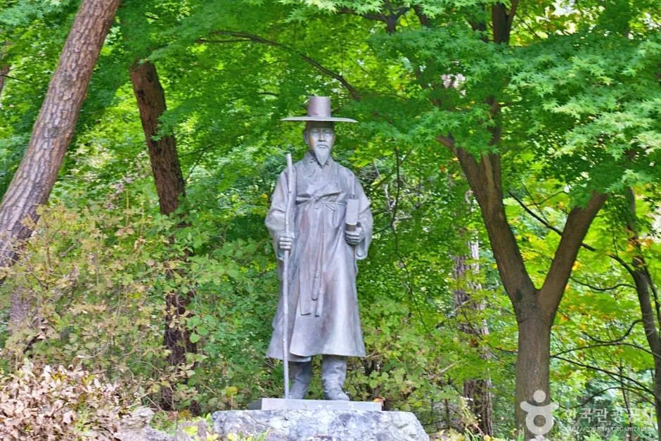 3층 목탑과 너른 들녘, 진천에서 즐기는 가을 나들이_충북_진천_배티성지_7.jpg