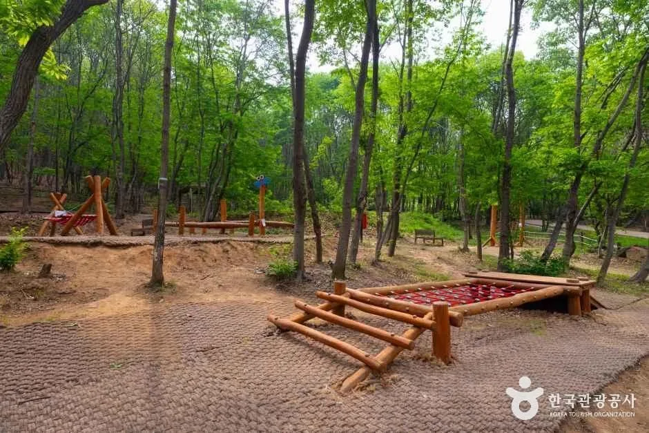갈매구릉산자락길_장애인화장실 기저귀갈이대