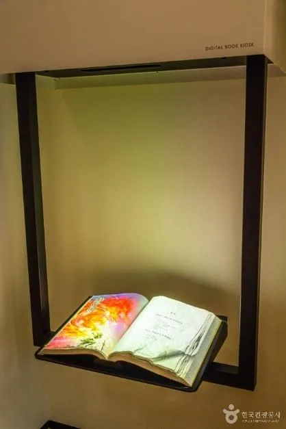 부산_연제_연제만화도서관_내부_5.jpg