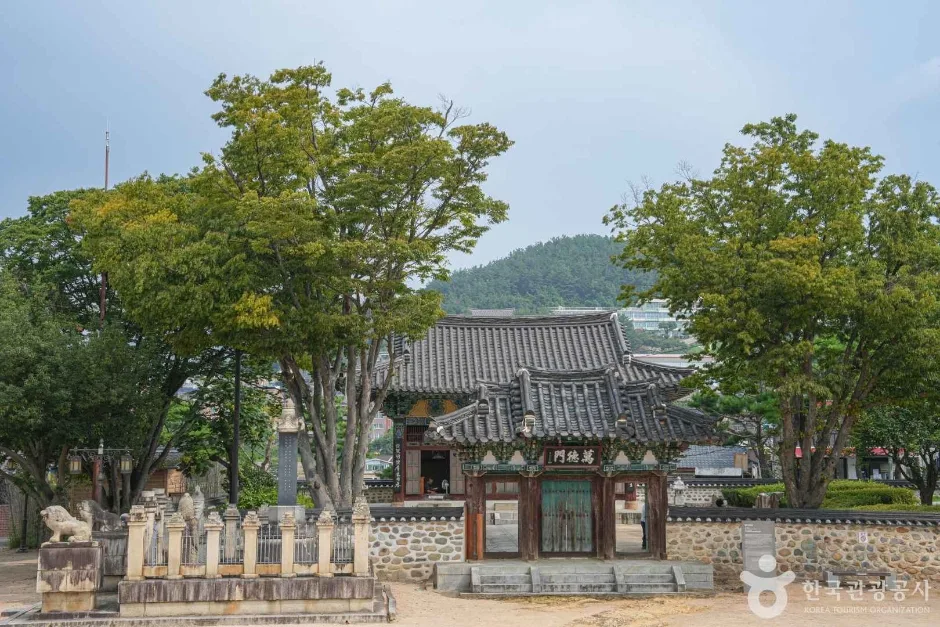 경남_밀양_밀양 영남루_외부_5.jpg
