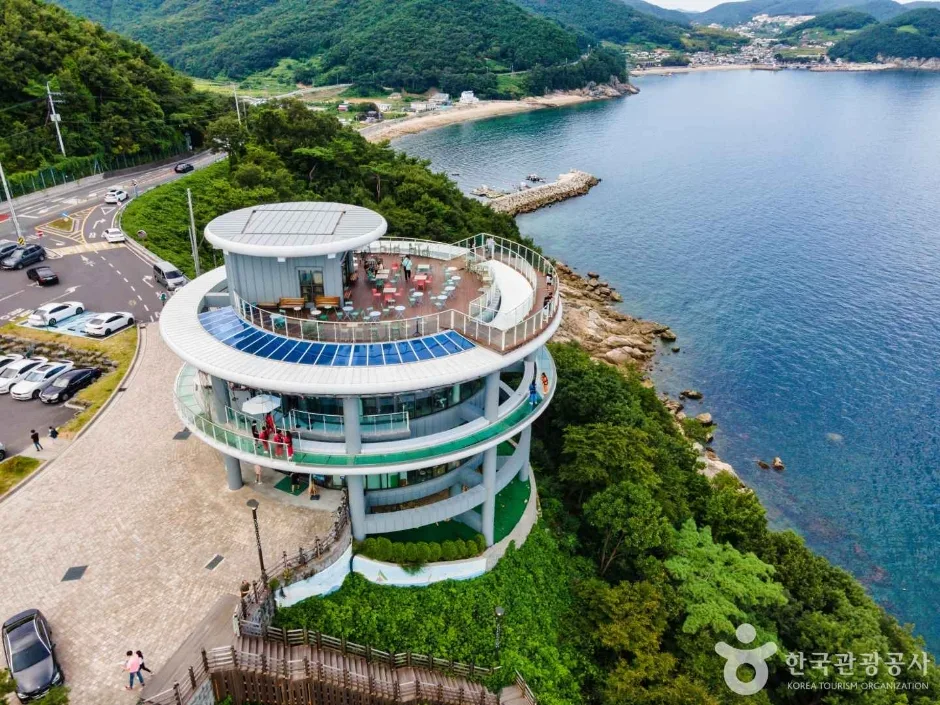 높은 곳에서 내려다본 가을, 전국 전망대 추천_경남_남해_물미해안전망대_3.jpg