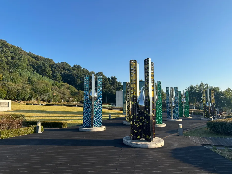 경기_이천_민주화운동기념공원_내부_2.jpg