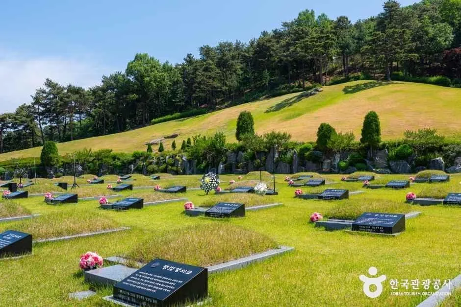경기_이천_민주화운동기념공원_외부_5.jpg