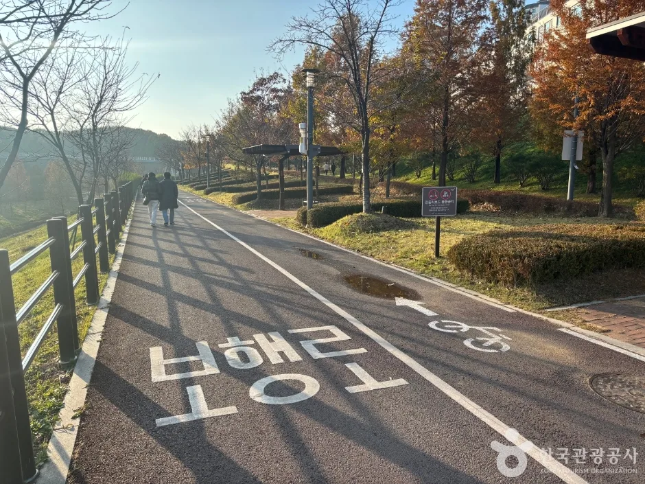 운정호수공원_쉼터